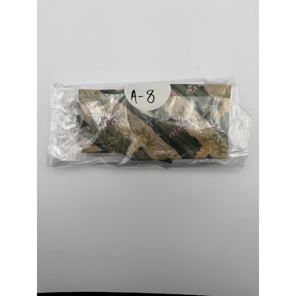 Yves Saint Laurent Necktie 100% Silk Tie Green Beige Floral Abstract Print Tie - Picture 9 of 9